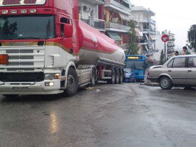 Κυκλοφοριακό κομφούζιο… λόγω βυτιοφόρου