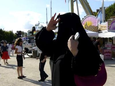 «Stop» στη χρήση μπούρκας σε δημόσιους χώρους