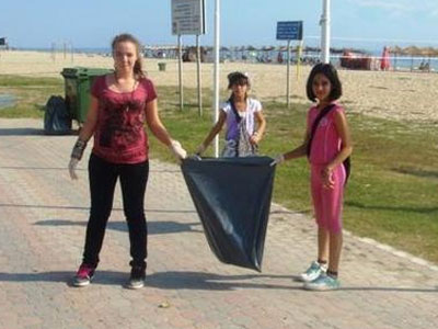 Καθαρισμός των ακτών από μαθητές