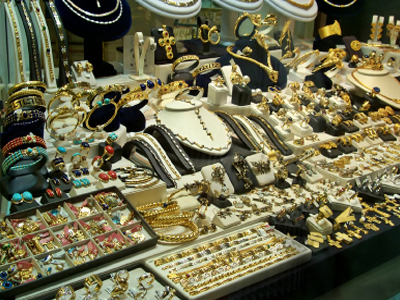 Και τα κοσμήματα έκαναν… φτερά!