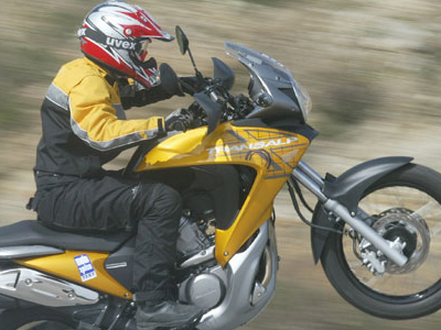 Βόλταραν με κλεμμένες μηχανές