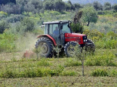 Φόρτωσαν το τρακτέρ και έφυγαν σαν… κύριοι