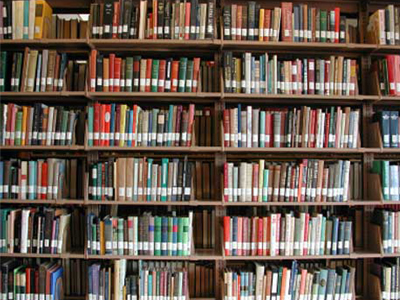 Δωρεά βιβλίων από τη Νομαρχία Θεσσαλονίκης