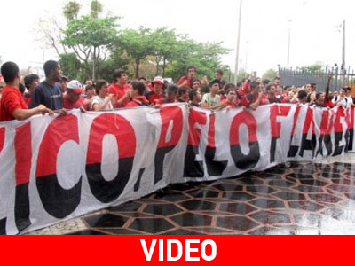 Ζητούν την παραμονή του Zico