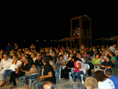 «Μάγεψε» η λύρα του Μ.Κονταρού στα Βοτσαλάκια