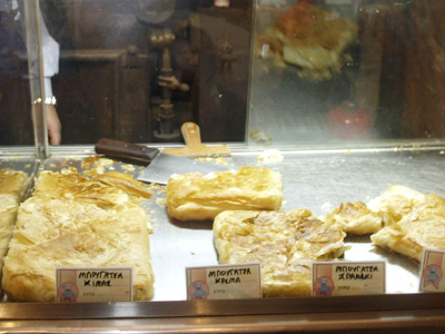 Τον συνέλαβαν με τις μπουγάτσες στα χέρια