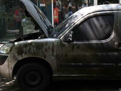 Έκρηξη σε αυτοκίνητο στο Π. Φάληρο