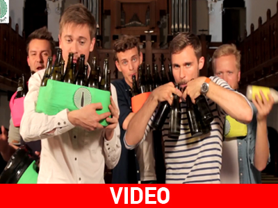 Παίζουν μουσική με μπουκάλια