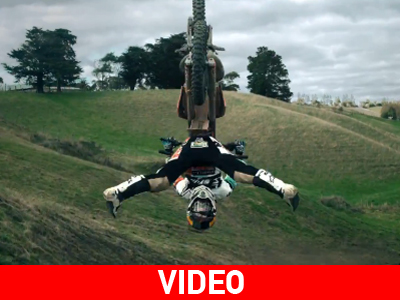 Όλα τα κόλπα στο freestyle motocross