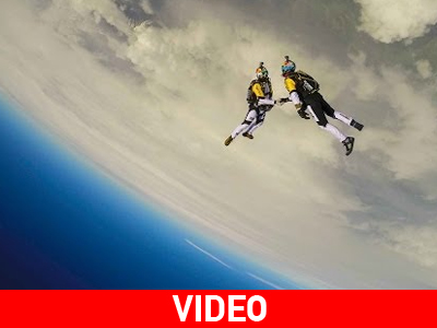 Ελεύθερη πτώση πάνω από το Λευκό Όρος Ελεύθερη πτώση πάνω από το Λευκό Όρος