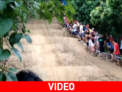 Θεατής κλέβει ποδήλατο αθλητή και… συνεχίζει τον αγώνα!