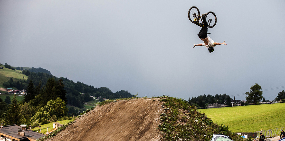 O κορυφαίος ποδηλάτης Sam Pilgrim στο Coremag.gr