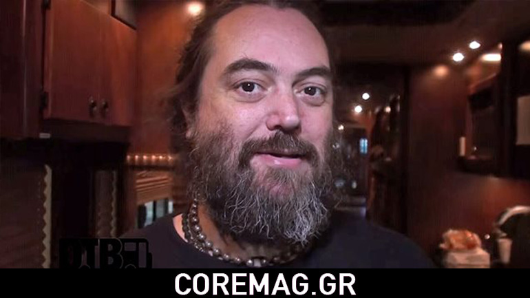 Ο Max Cavalera μας ξεναγεί στο εσωτερικό του tour bus των Soulfly Ο Max Cavalera μας ξεναγεί στο εσωτερικό του tour bus των Soulfly