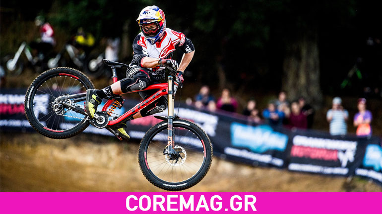 O Brook Macdonald καβαλάει όλα τα off-road