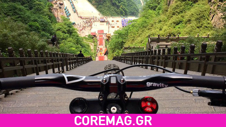 Δείτε τους αθλητές να κατεβαίνουν 999 απότομα σκαλιά στον αγώνα της Κίνας