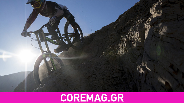 Ο James Doerfling κατεβαίνει τις βουνοκορφές του Καναδά