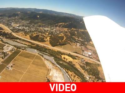 Δείτε την πτώση κάμερας από ένα αεροπλάνο Δείτε την πτώση κάμερας από ένα αεροπλάνο