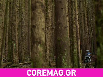 Ο Reece Wallace κατεβαίνει τα μονοπάτια στο Whistler