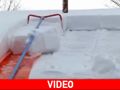 Η «μαγική σκούπα» που αφαιρεί το χιόνι