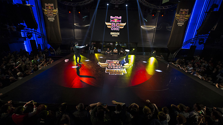 B-boys και MCs μοιράζονται την ίδια σκηνή!