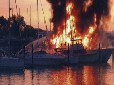 Φωτιά σε σκάφος στη Γλυφάδα