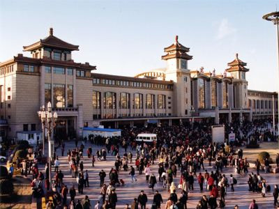 «Έτοιμη να συνεργαστεί με τη Γαλλία» η Κίνα