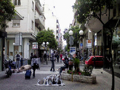 Πεσμένη η κίνηση στα μαγαζιά του Πειραιά