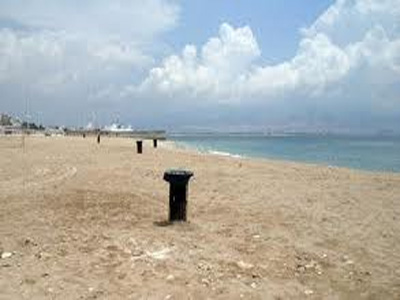 Καθαρές και προσβάσιμες από όλους οι πλαζ του Πειραιά