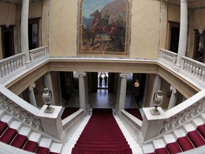 Ζητείται πρωθυπουργός…