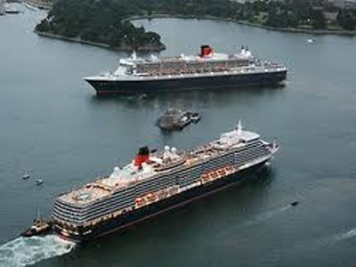 Στον Πειραιά τα πλοία “Queen Elisabeth” και “Queen Mary”