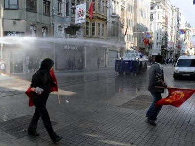 Δακρυγόνα και μολότοφ στην Κωνσταντινούπολη