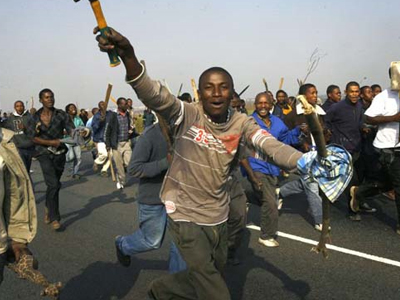 Επιστρέφει η βία στη Ν. Αφρική