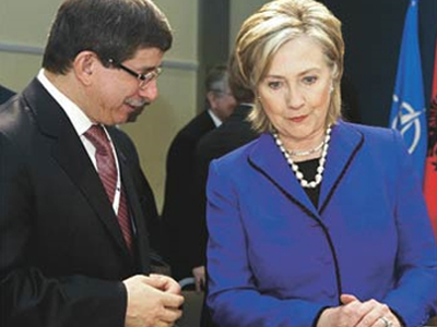 Ο δραματικός διάλογος Νταβούτογλου – Χίλαρι Κλίντον