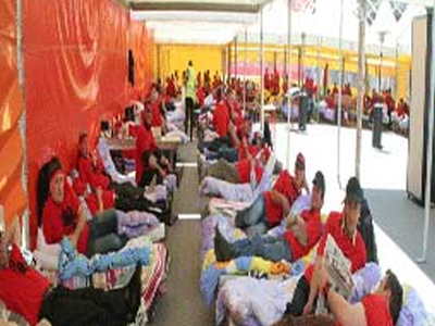 Αλβανοί βουλευτές συνεχίζουν την απεργία πείνας