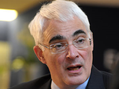 Η Βρετανία “δεν στηρίζει” το ευρώ