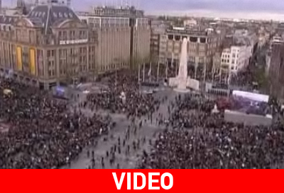 Εξήντα άνθρωποι ποδοπατήθηκαν στο Άμστερνταμ