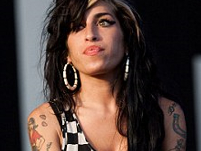 Η Amy Winehouse … επέστρεψε