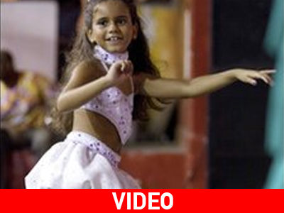 Βραζιλία: «Μήλον της έριδος» 7χρονη «Βασίλισσα του Καρναβαλιού»