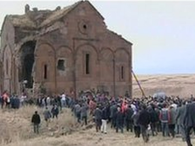 Τούρκοι εθνικιστές τέλεσαν προσευχή σε αρμενική εκκλησία