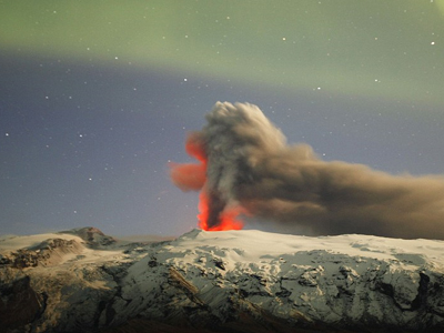 Κλειστά ισλανδικά αεροδρόμια λόγω τέφρας