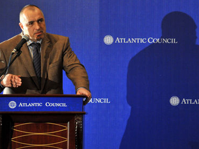 Σε ρόλο “πυροσβέστη” ο πρωθυπουργός της Βουλγαρίας