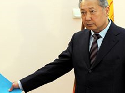 Ρωσία: Δεν αναγνωρίζει τον Μπακίγεφ ως πρόεδρο του Κιργιστάν