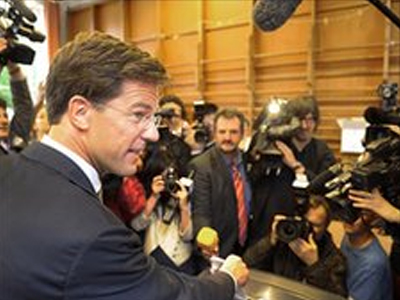 Στις κάλπες οι Ολλανδοί