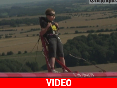 Οκτάχρονος περπατά «στον αέρα»