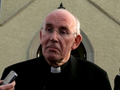 Ζητά συγχώρεση για τα “στραβά μάτια” στην παιδεραστία