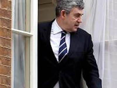 Γκόρντον Μπράουν: Κίνδυνοι για την οικονομική ανάπτυξη