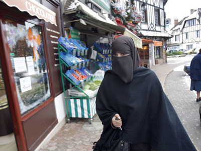 Της έκοψε κλήση… για την μπούρκα