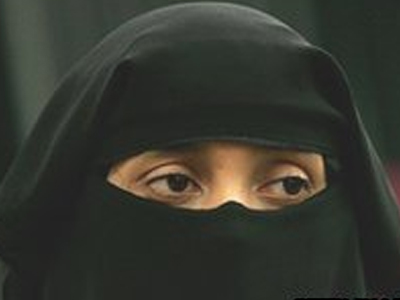 Γαλλία: Διευκρινίσεις για την απαγόρευση της μπούρκας