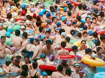 Αγώνας για μια θέση… στην πισίνα