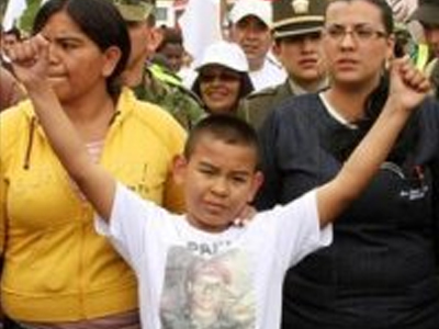 Κολομβία: Περπάτησε 70 χιλιόμετρα για τον πατέρα του